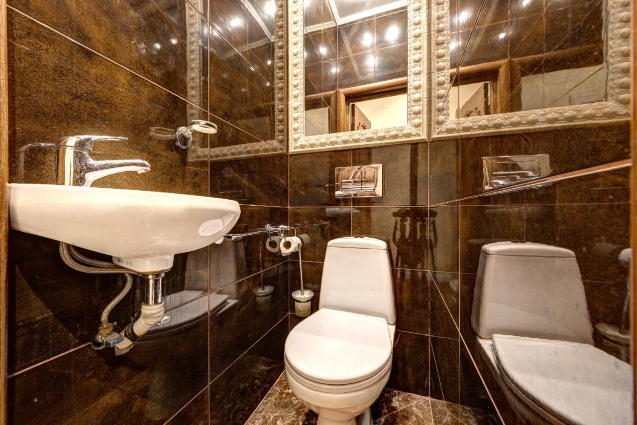 Apartments With 3 Rooms Near Palace Ukraine Kyiv Exterior photo